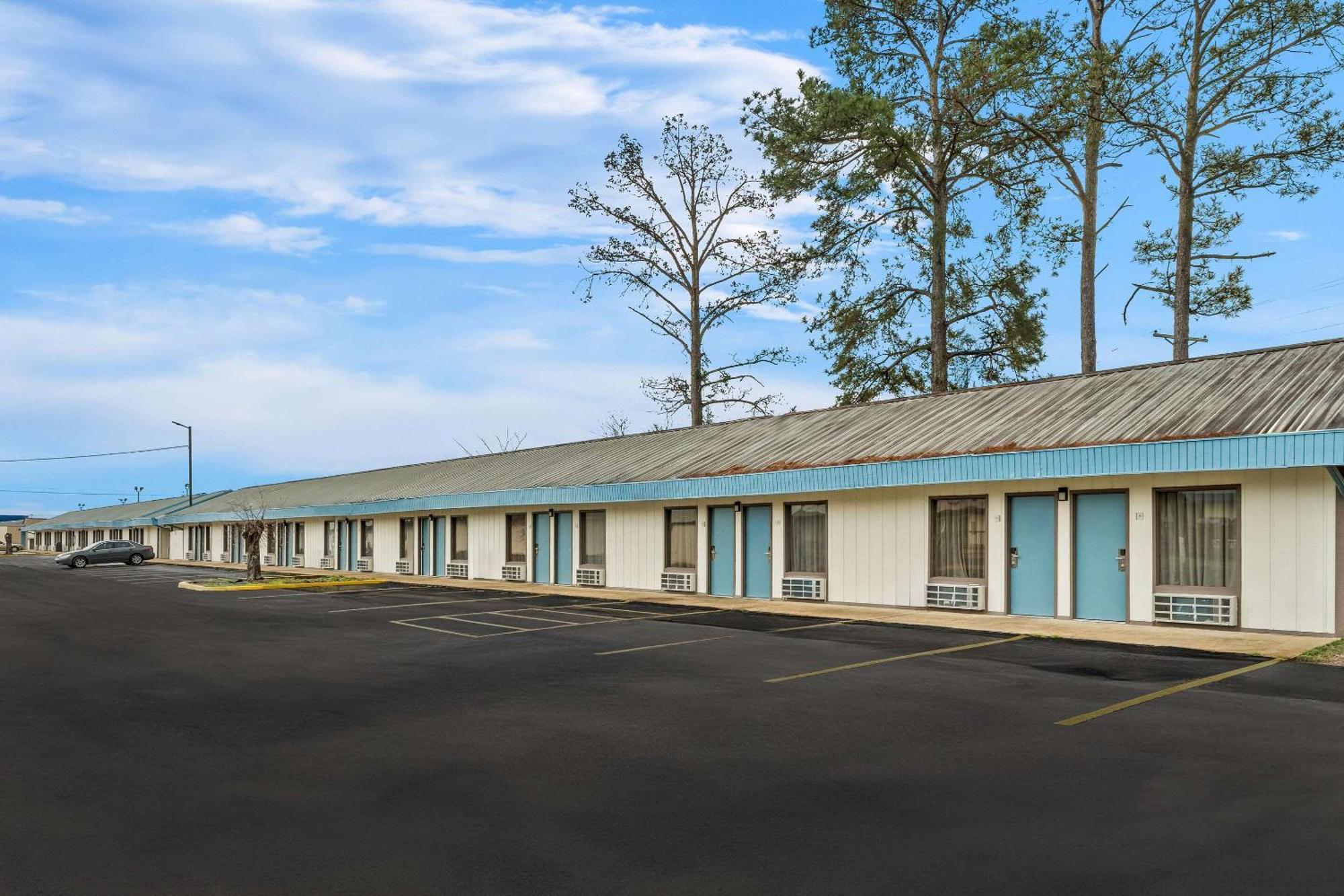 Rodeway Inn & Suites Brookhaven Exterior foto